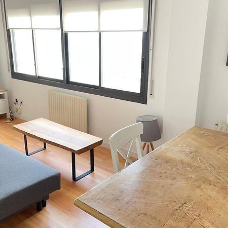 Apartment With Sea Views Next To The Beach Of Mar Bella Barcelona Bagian luar foto