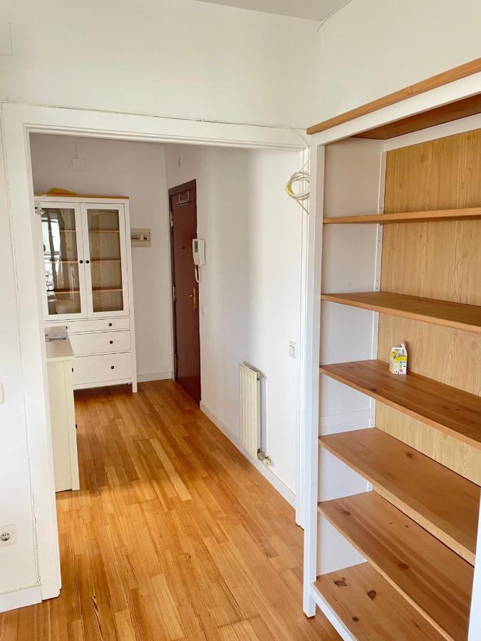 Apartment With Sea Views Next To The Beach Of Mar Bella Barcelona Bagian luar foto