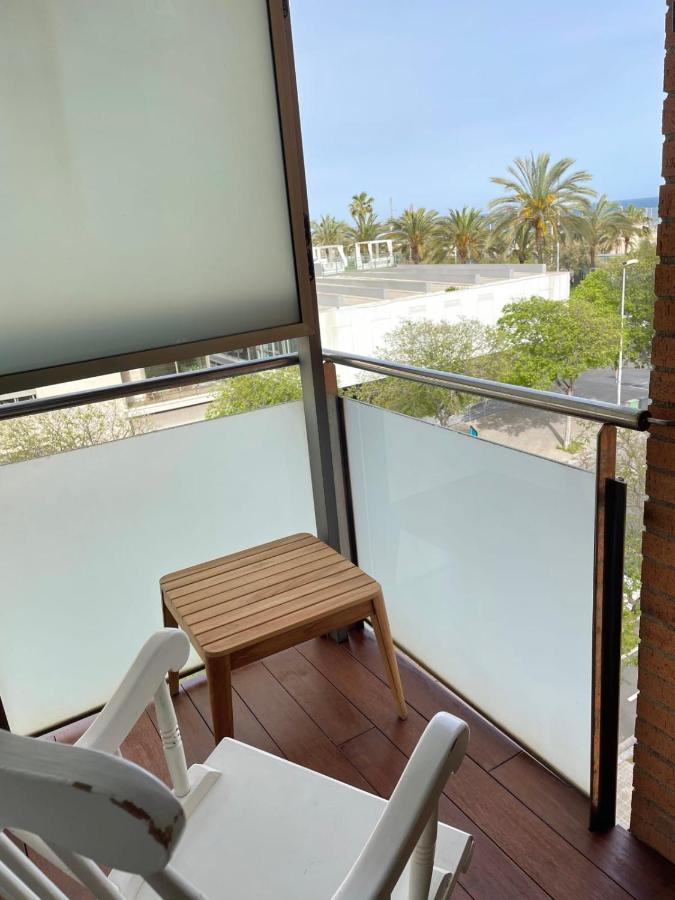 Apartment With Sea Views Next To The Beach Of Mar Bella Barcelona Bagian luar foto